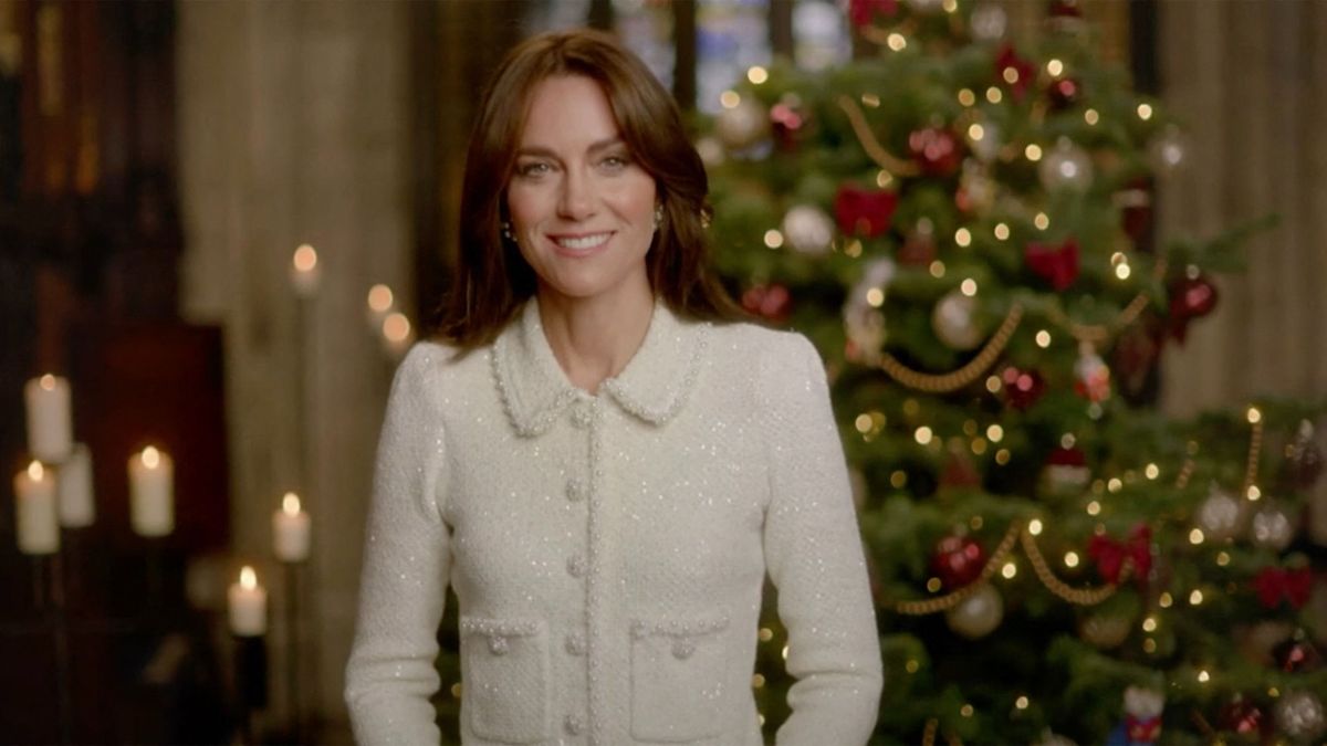 Catherine (Kate) Middleton, princesse de Galles, évoque à la télévision le traditionnel concert de Noël "Together At Christmas" organisé à l'abbaye de Westminster à Londres