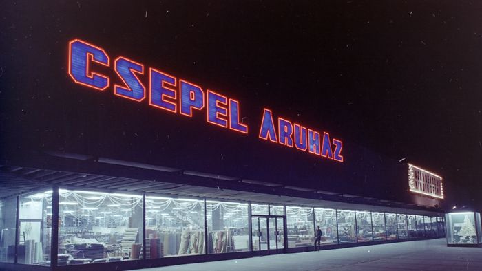 1970, Csepel áruház neonreklám