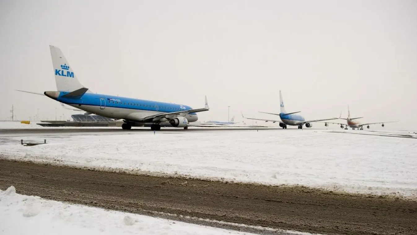 A füvön csúszott egy Boeing a göteborgi repülőtéren
