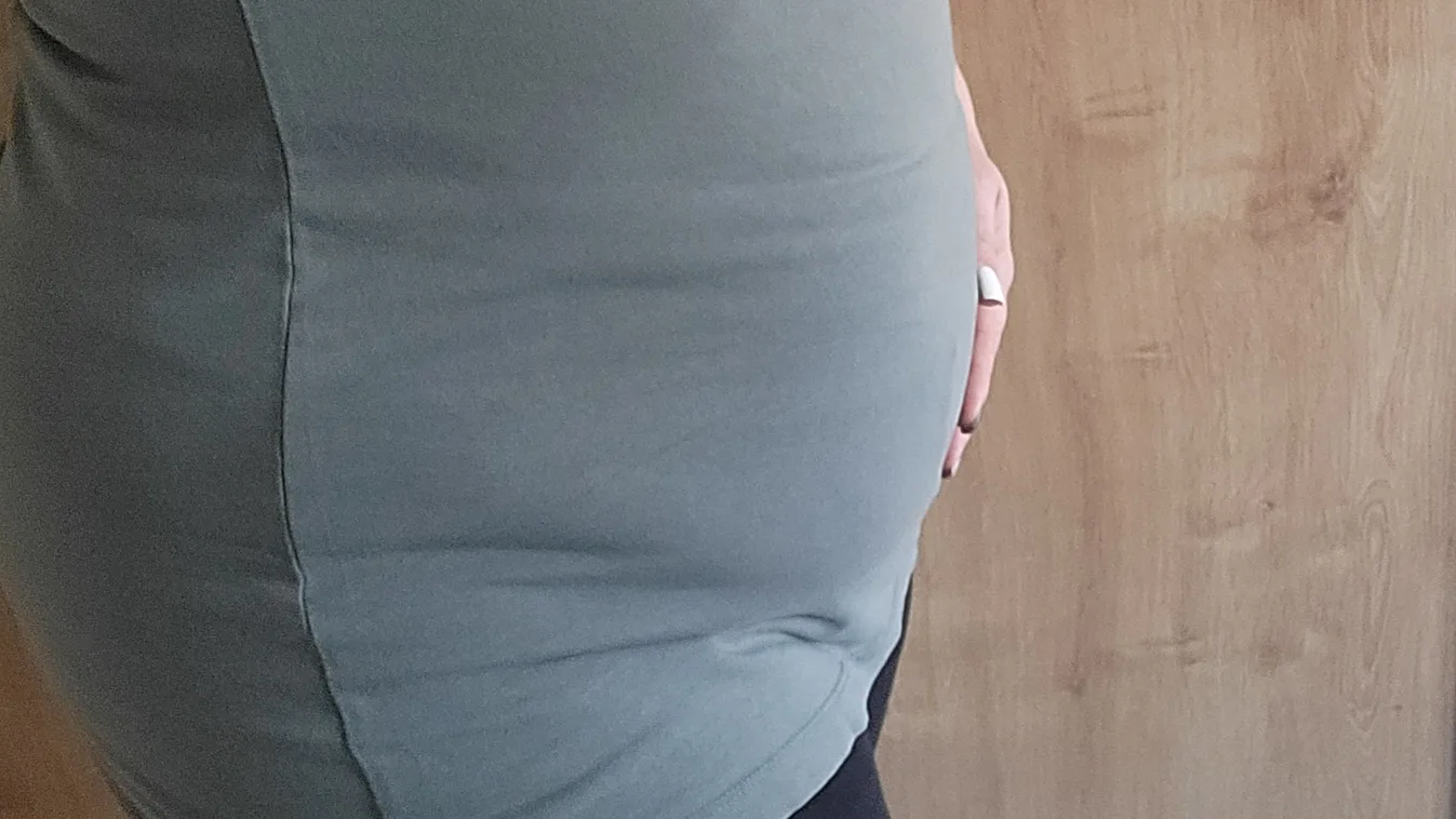 amikor intim helyzetben mozdul ki a lábfejed csontja