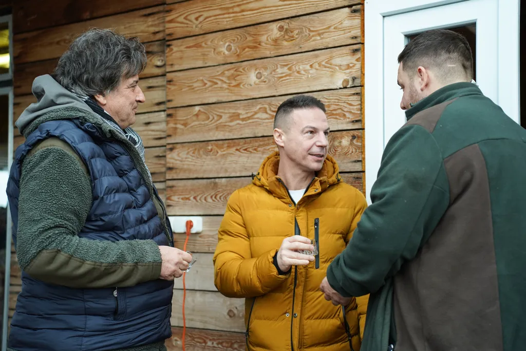 Sárbogárdi Rádi tanya  Tanyasi disznótor celebritásokkal