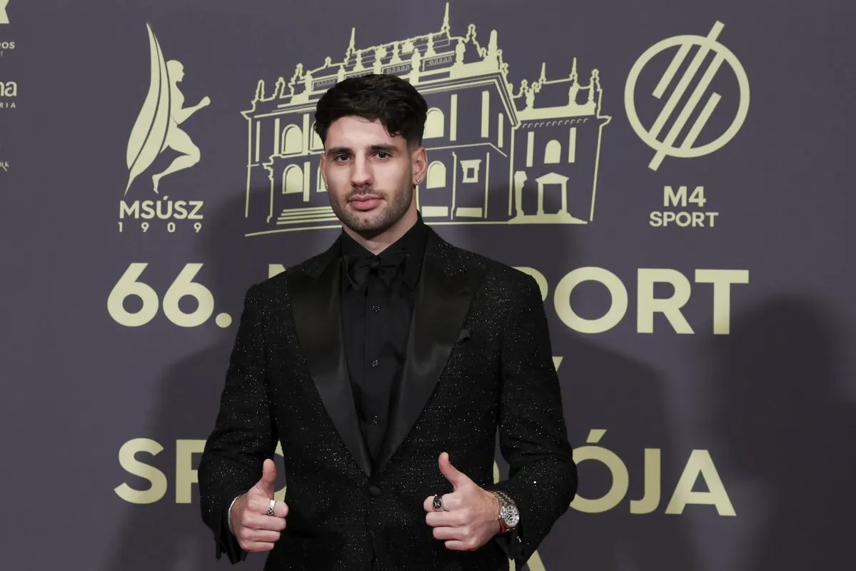 SZOBOSZLAI Dominik