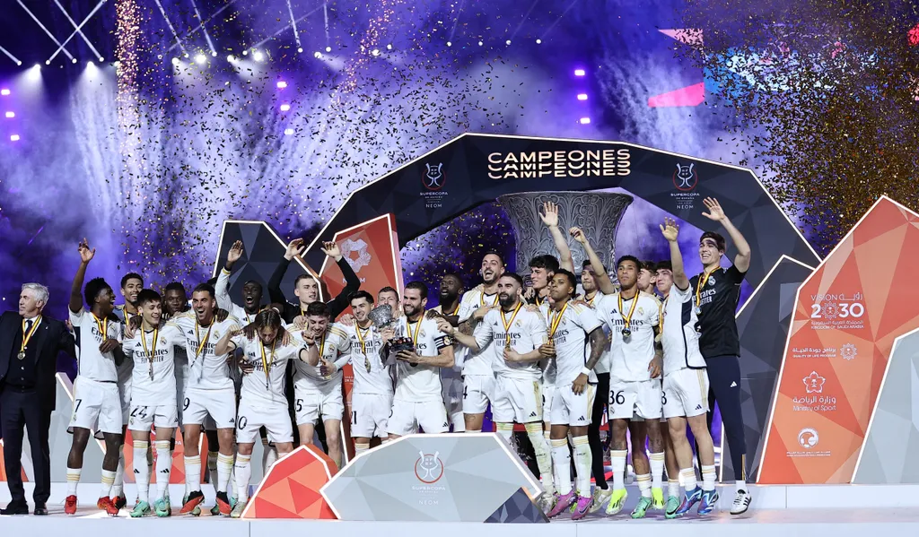 Real Madrid v Barcelona - Spanish Super Cup