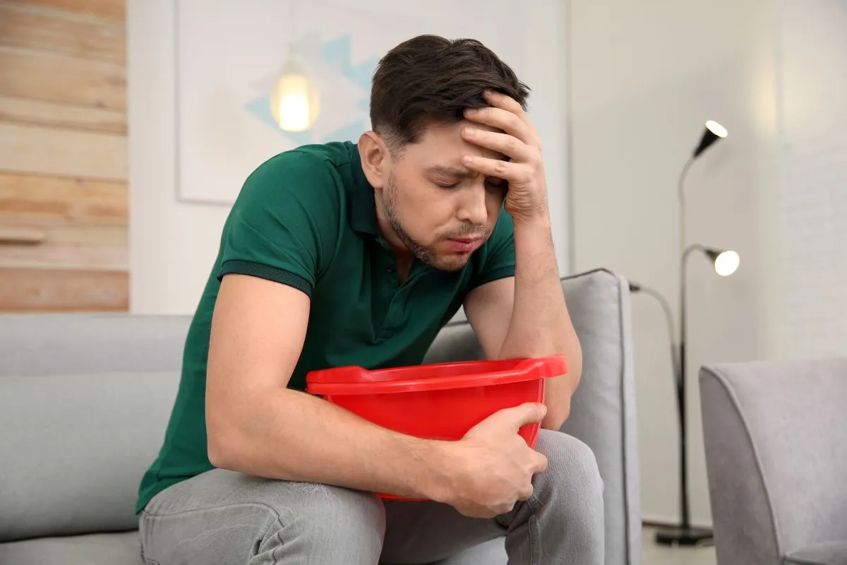 A férjnek a többi között hányingere is volt a mérgezés miatt / 