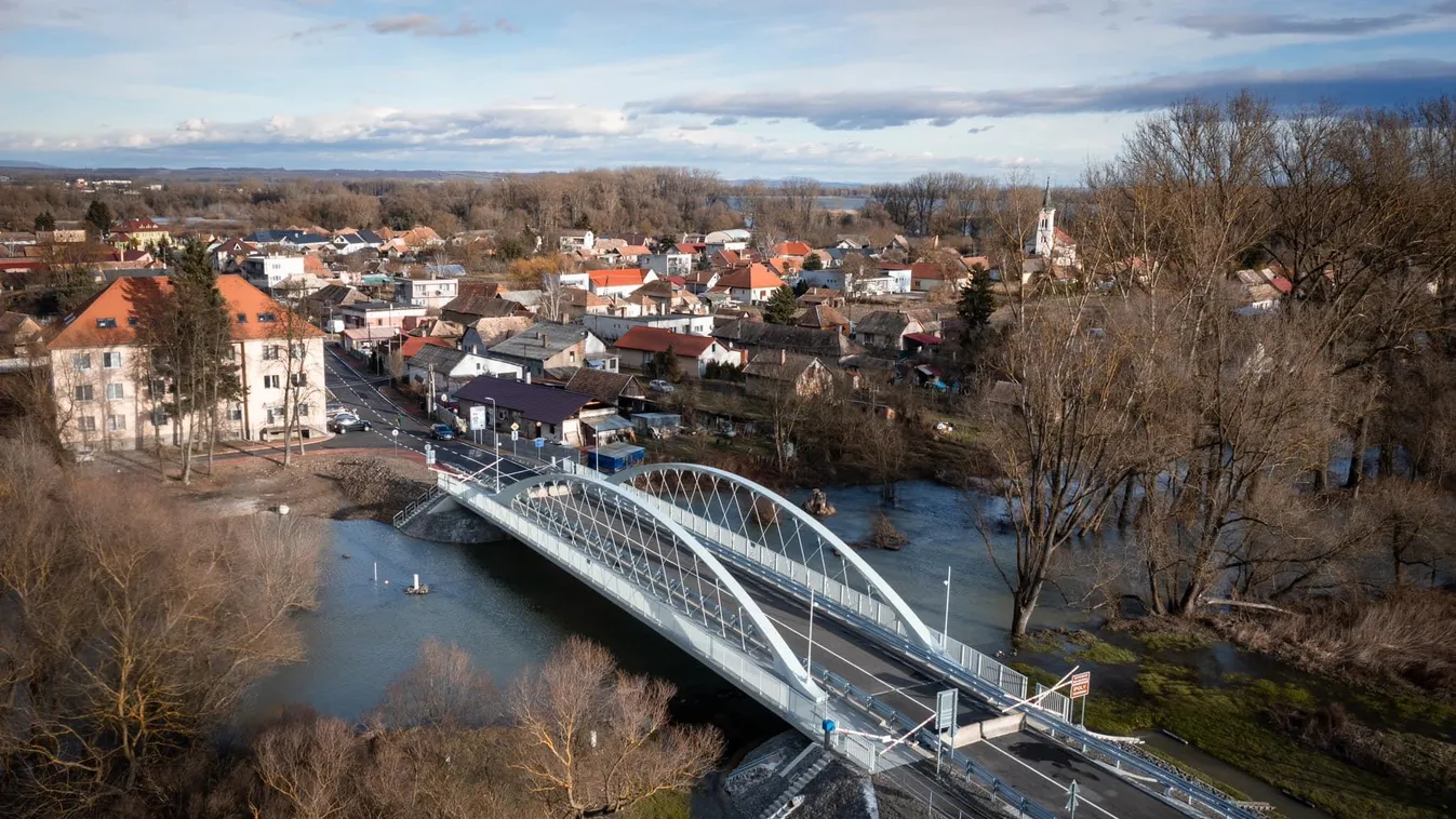 Megépült a Magyarországot és Szlovákiát összekötő legújabb híd