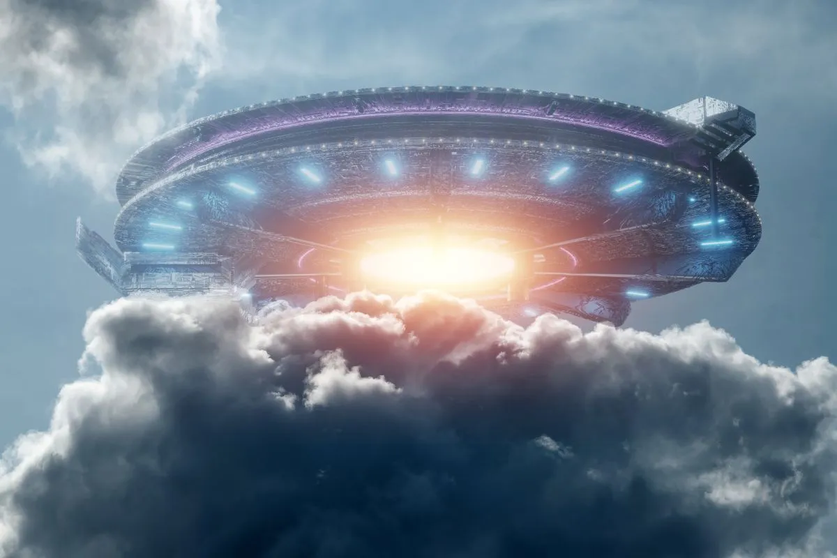 Flying,Saucer,In,The,Sky,,Ufo.,Mixed,Media.
