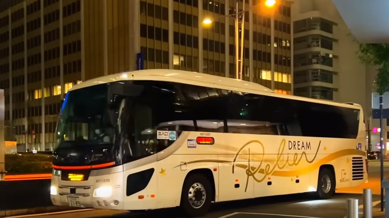 Videó: Privát szobákat alakítottak ki Japán legfényűzőbb éjszakai buszjáratán