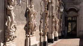 Angyalok, felhők, titkos ajtók: Újra látogatható Olaszország egyik legpompásabb palotája