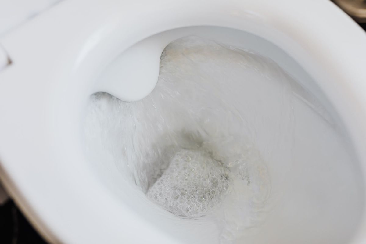 vécé toalett WC lehúzás öblítés