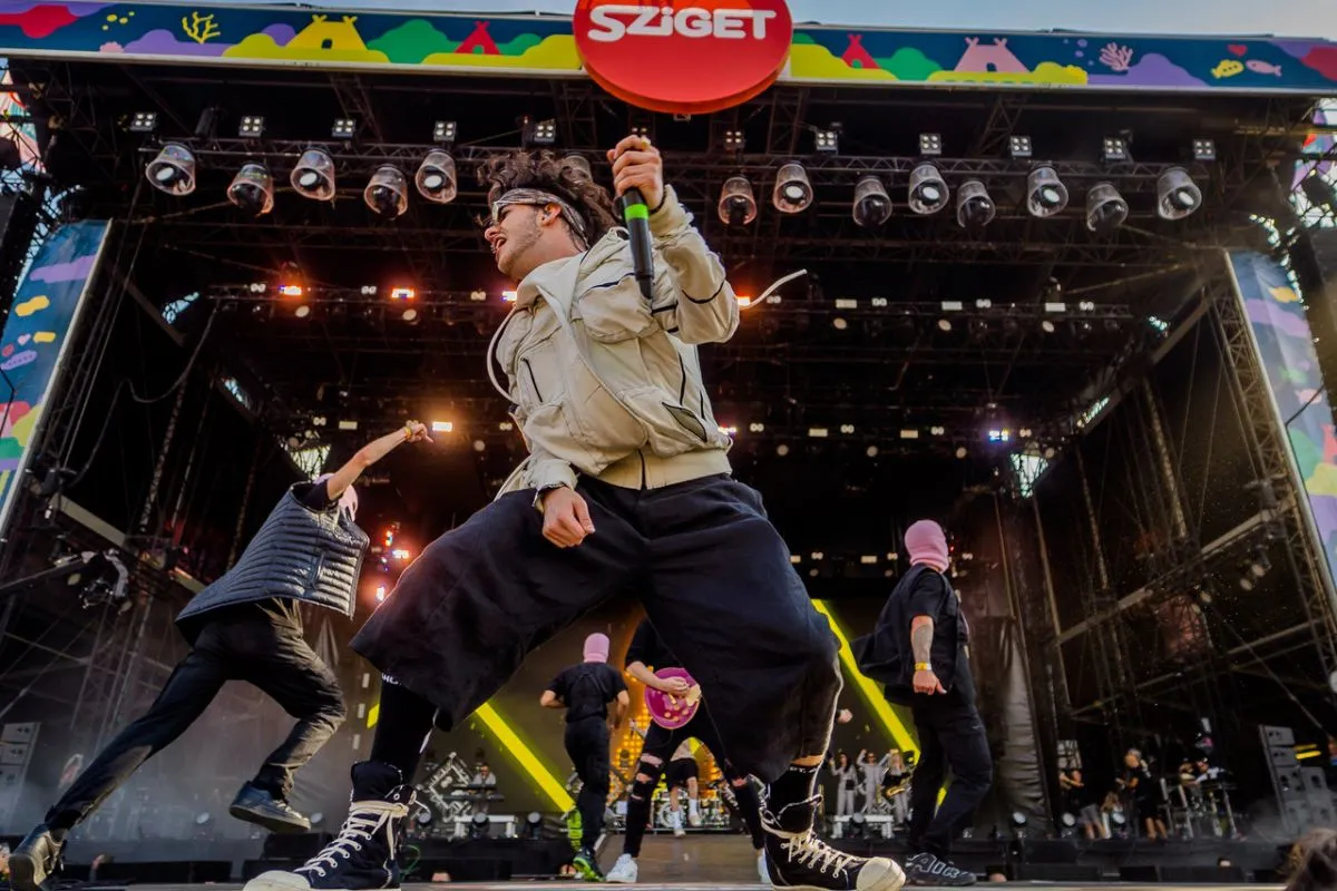 Azahriah, Sziget, 