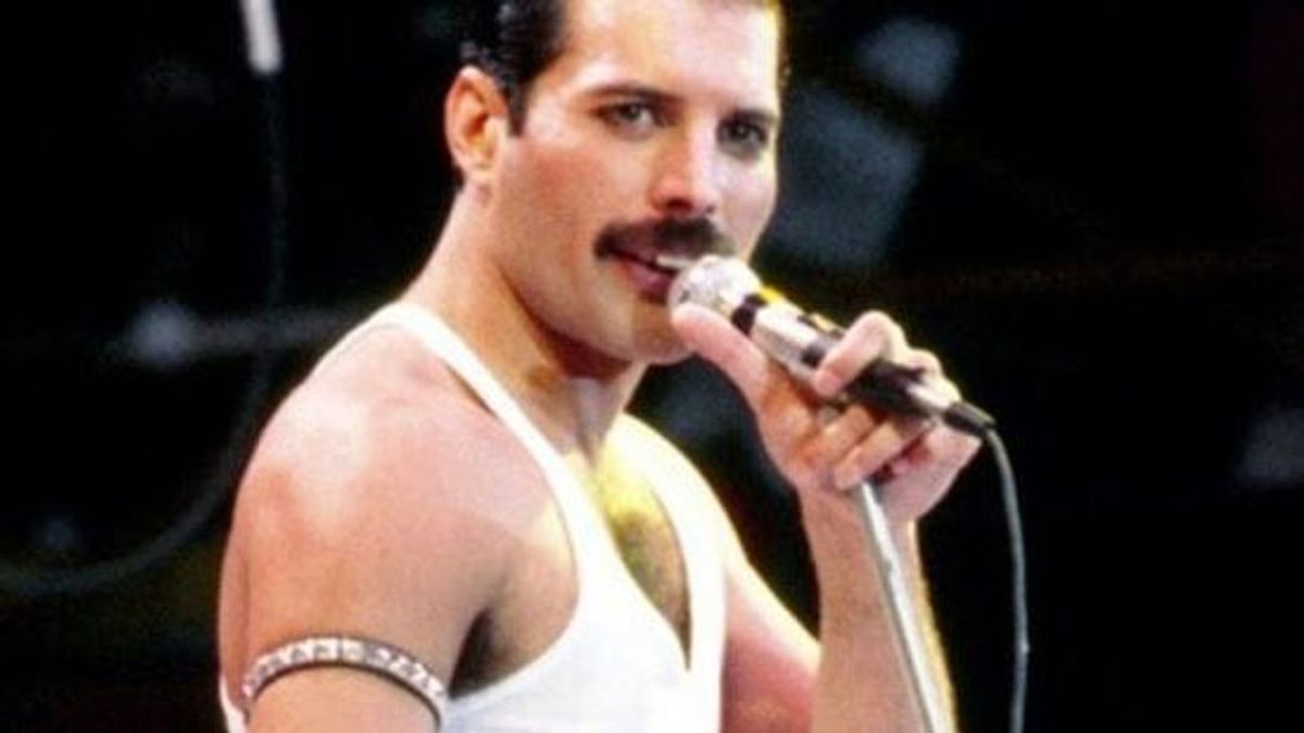 Eladóvá vált Freddie Mercury luxus kastélya: less be a pompás ingatlanba!