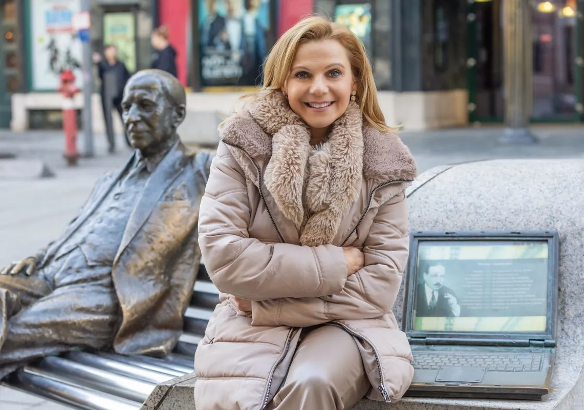 Szendi Szilvi, portré anyag a hot-ban