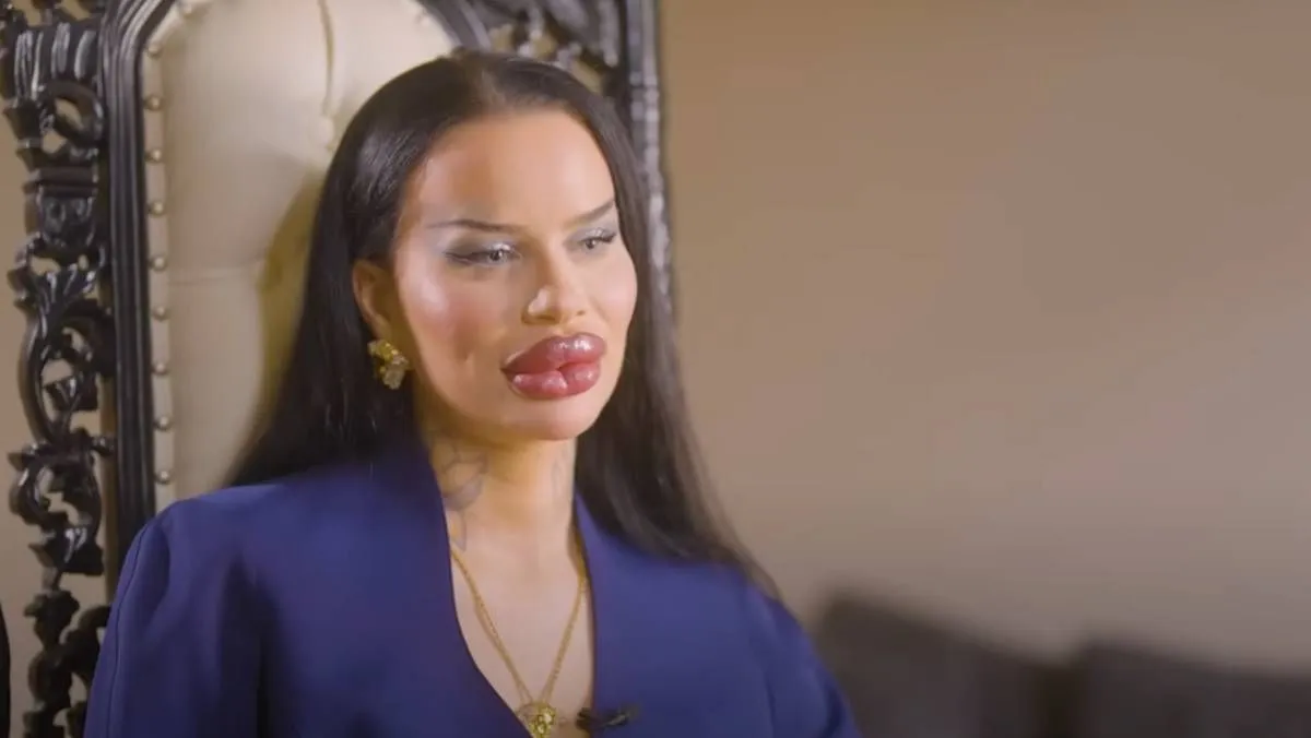 Feisch Barbie, Truly YouTube videógrab