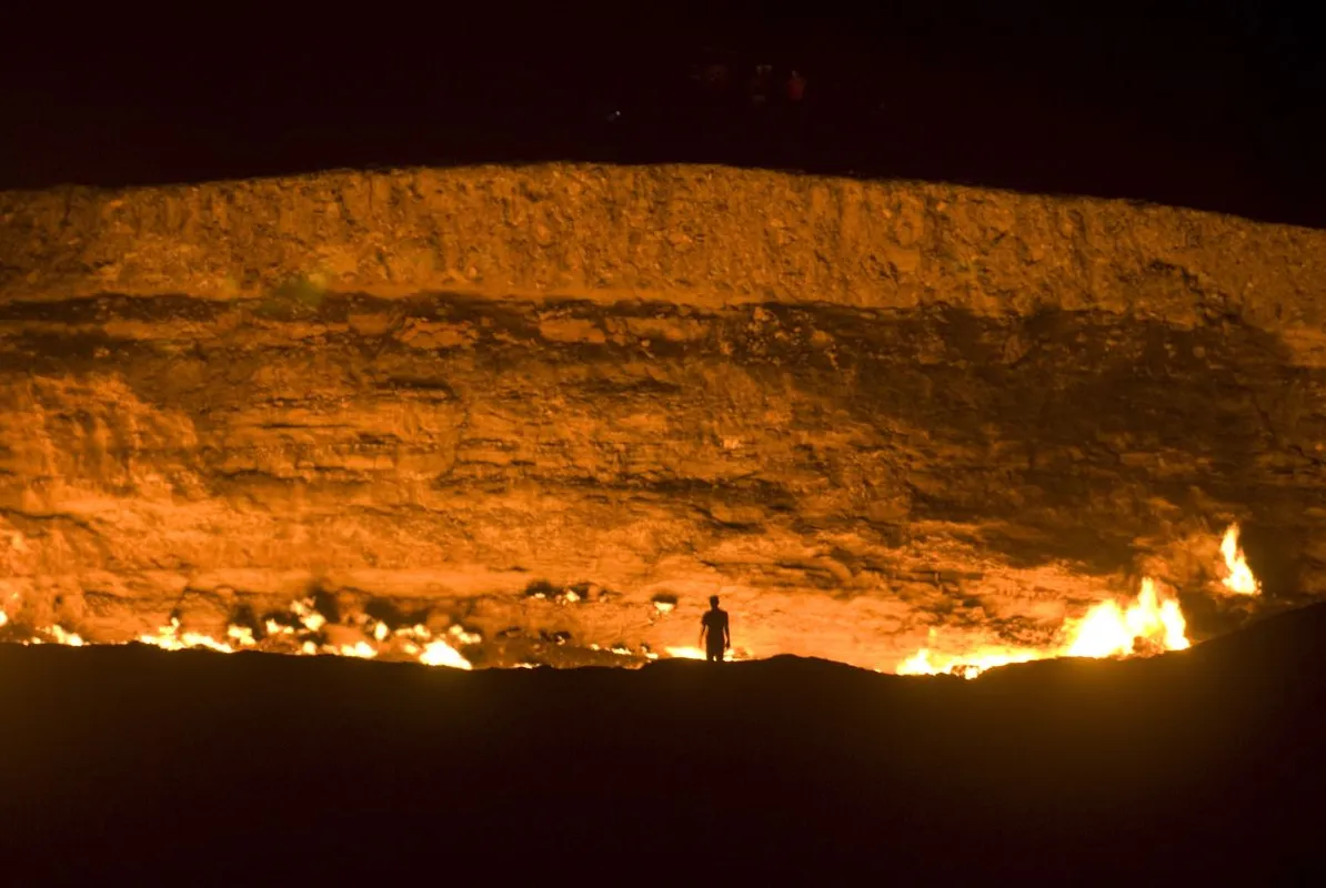 Darvaza Gas crater, Turkmenistan, Central Asia, Asia