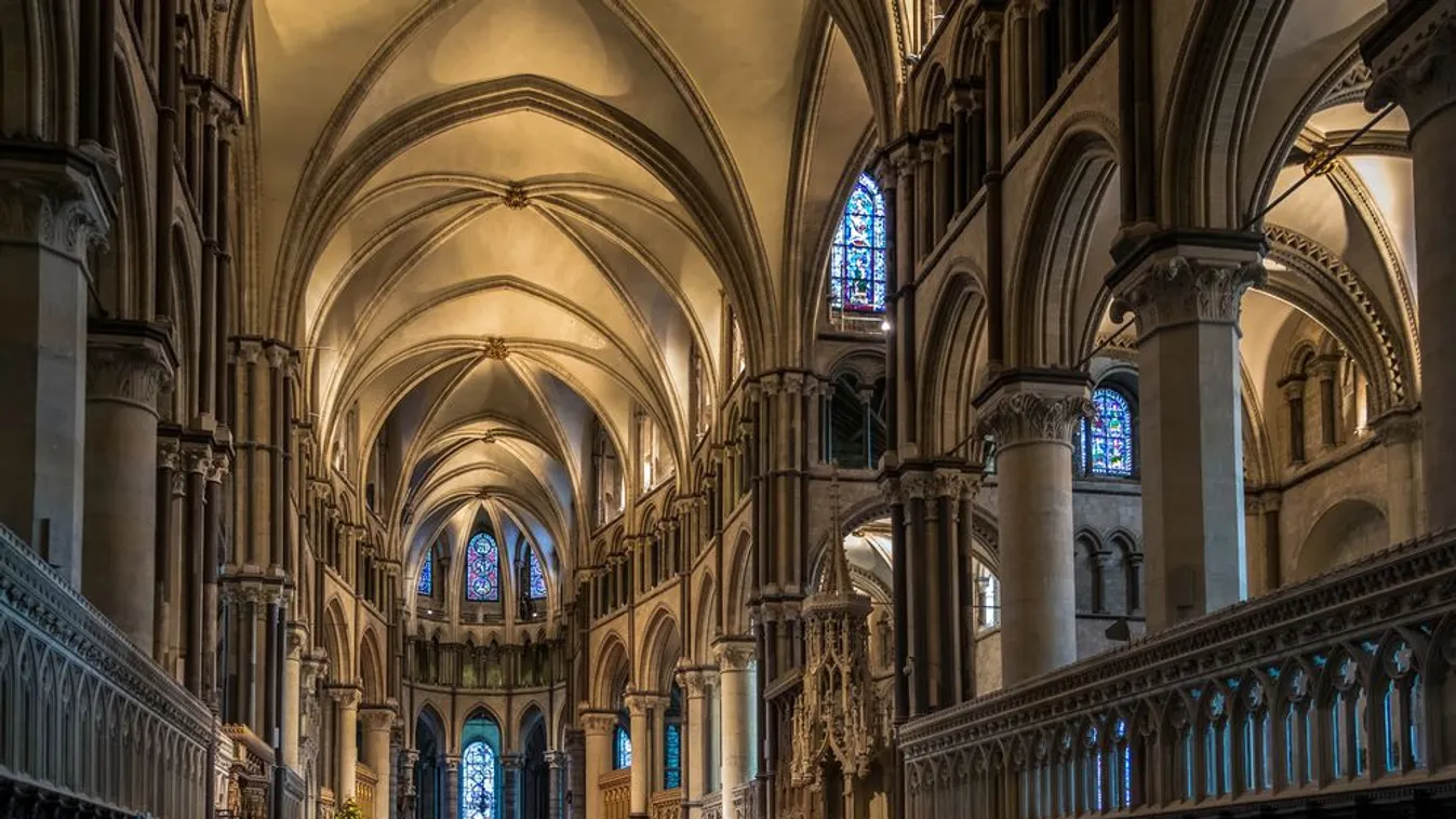 Micsoda? Csendes diszkó a Canterbury katedrálisban?!
