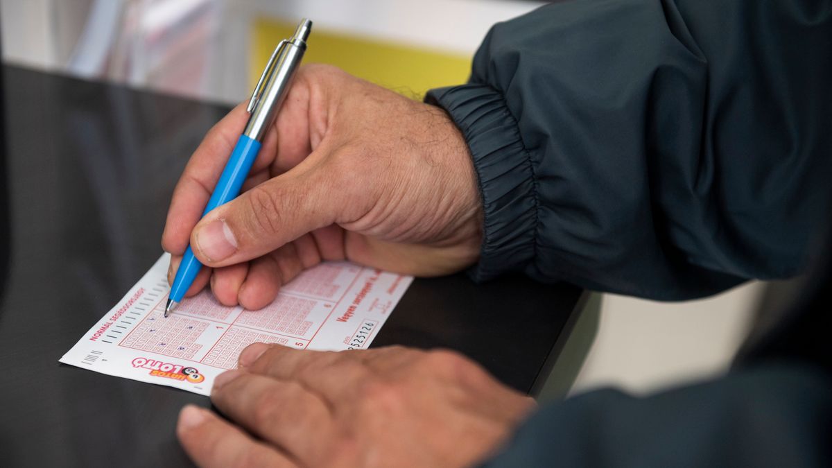 Híreink vannak a lottónyertesről: nem veheti át az álomnyereményt, csalással vádolják