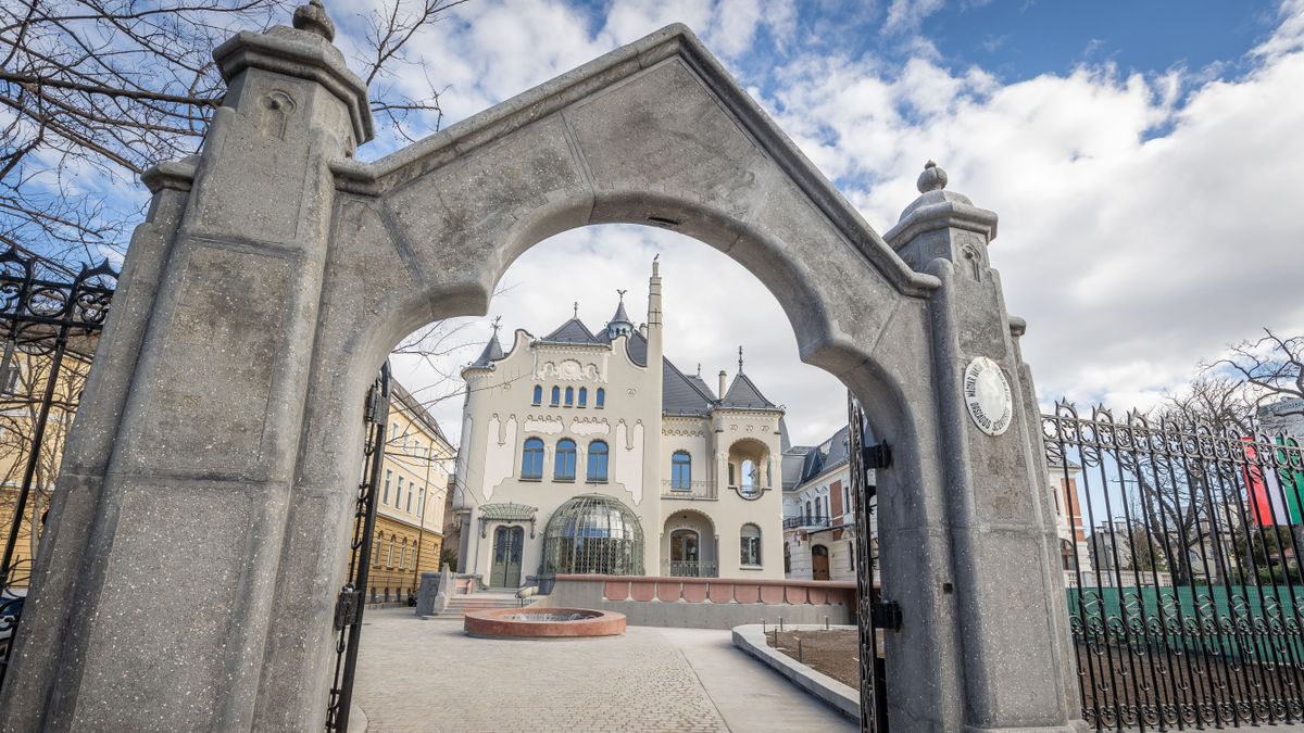 Bámulatos fotókon a megújult Sipeki-villa, a Magyar Vakok és Gyengénlátók székháza - galéria!