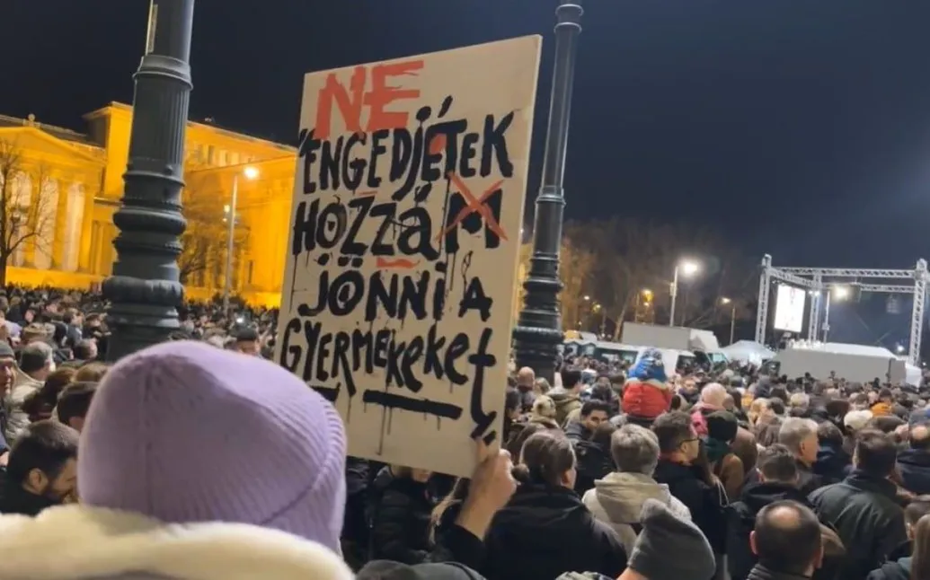 infuenszer tüntetés 