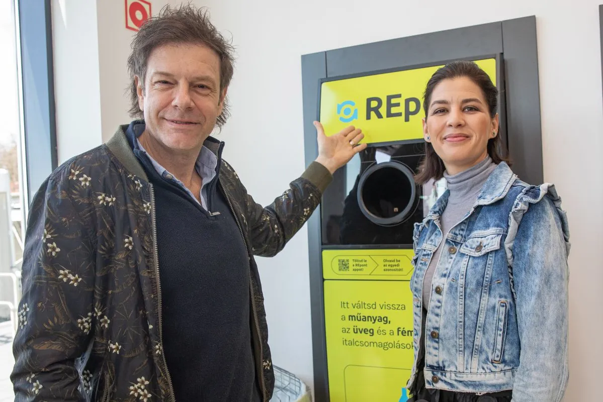 Budakeszi LIDL
 Ördög Nóra és Till Attila bemutatja a REPONT visszaváltó automaták működését