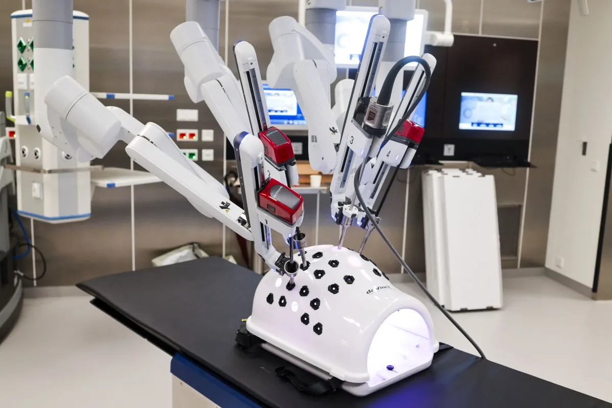 Surgery Center - Da Vinci Surgical System, Da Vinci sebészrobot