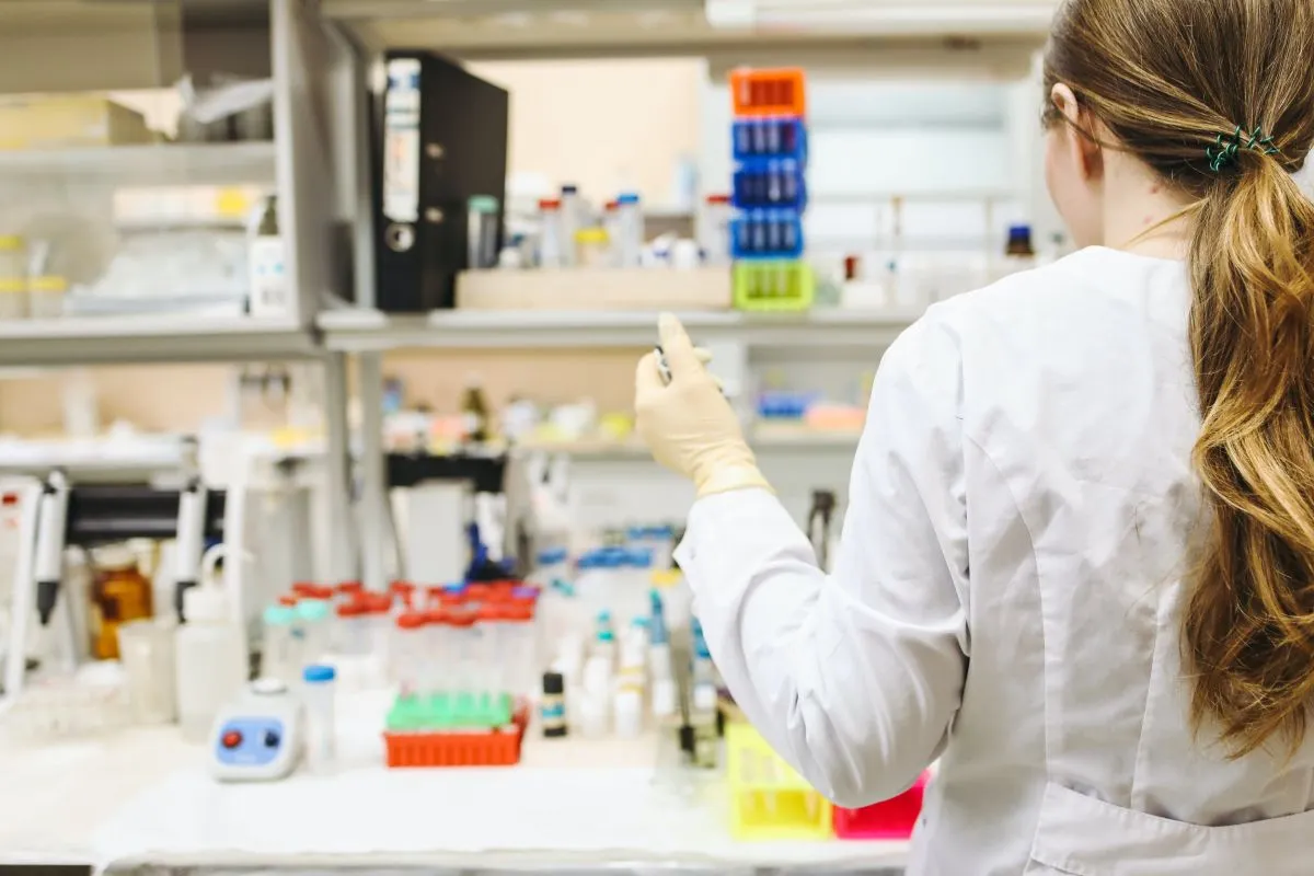 laboratórium, kutatás, ellenszer, tudósok