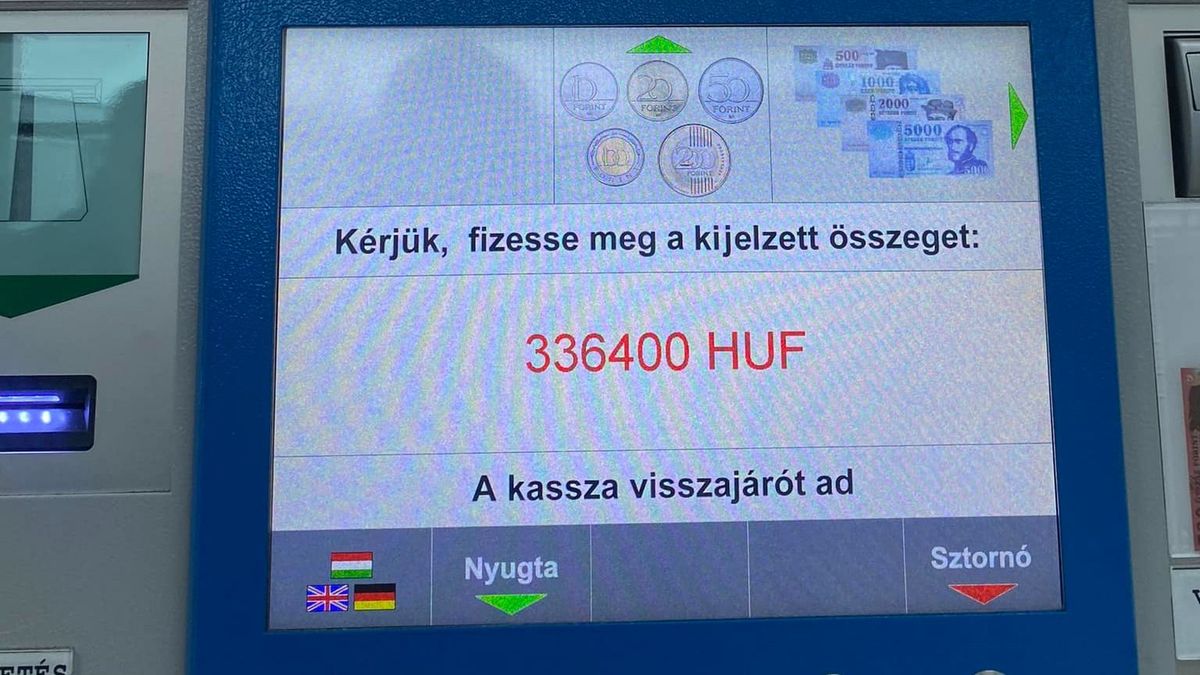 Rémülten hagyták ott a parkolóórát a pécsiek: 336 ezer forint állt a kijelzőn