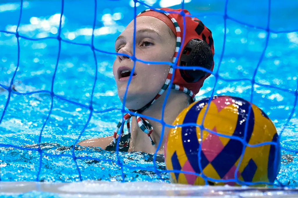 NESZMÉLY Boglárka