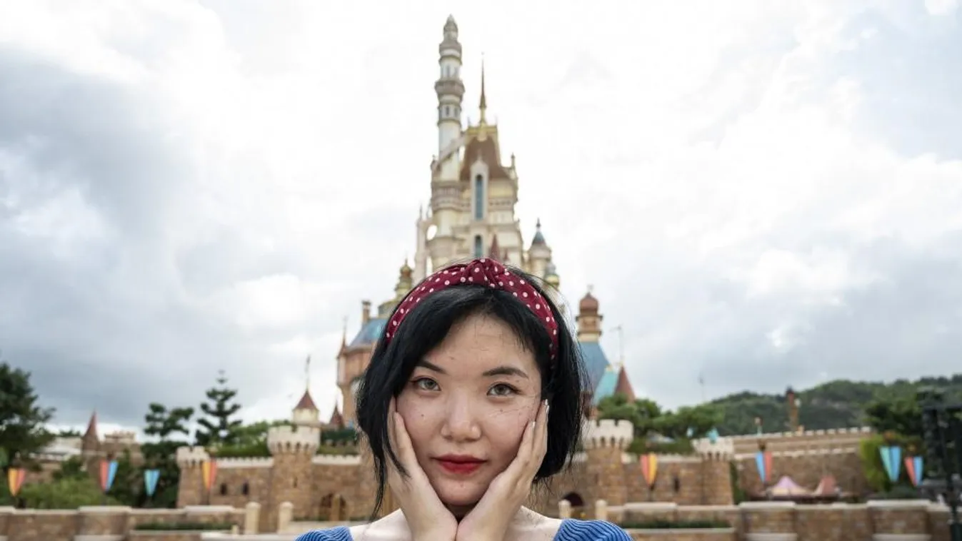 Tizenkét embert menekítettek ki a hongkongi Disneyland hullámvasútjáról