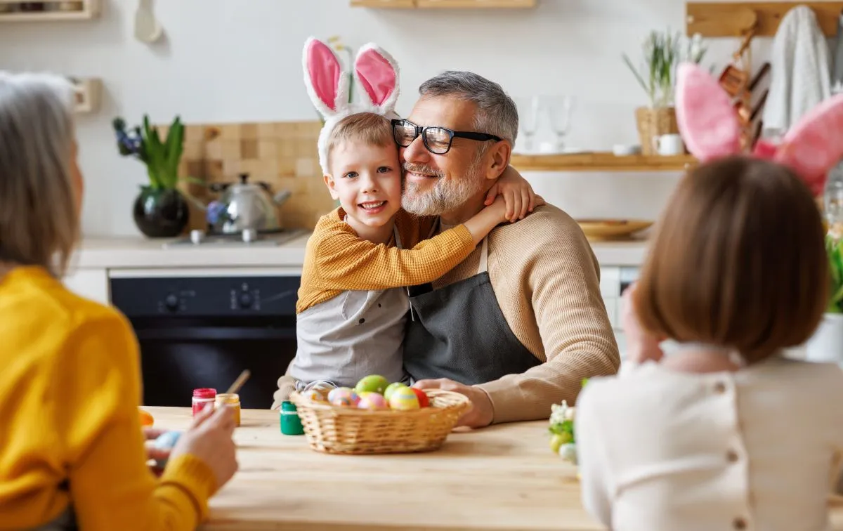 Happy,Big,Multi-generation,Family,Grandparents,,Parents,And,Children,Prepare,For