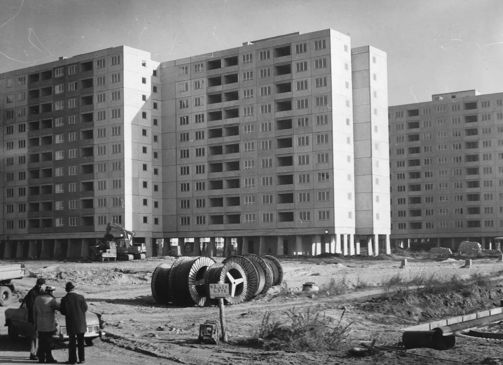 1976 - a Békásmegyeri lakótelep építkezése, a Kabar utca épületei a Pünkösdfürdő utca felől. Fortepan / FŐTÁV