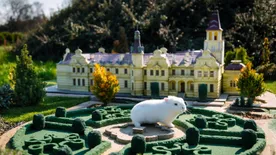 Hollókői épületek költöznek a szarvasi makettparkba