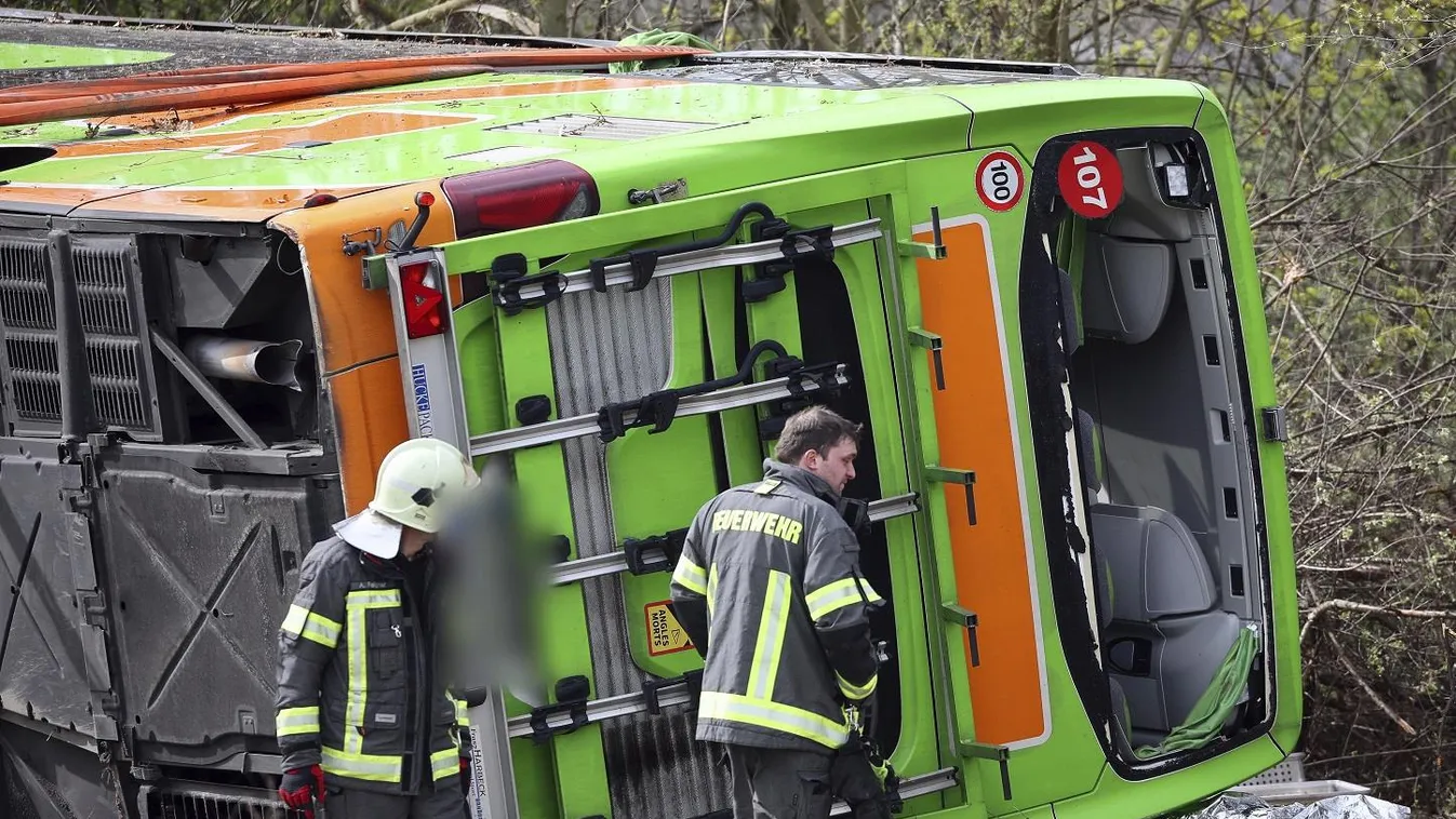 Legalább öt ember életét vesztette egy Flixbus balesetben Lipcse közelében