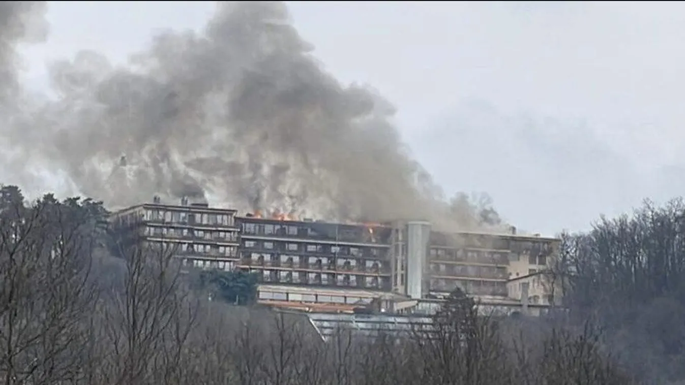 Teljes terjedelmében ég a visegrádi Hotel Silvanus felső szintje