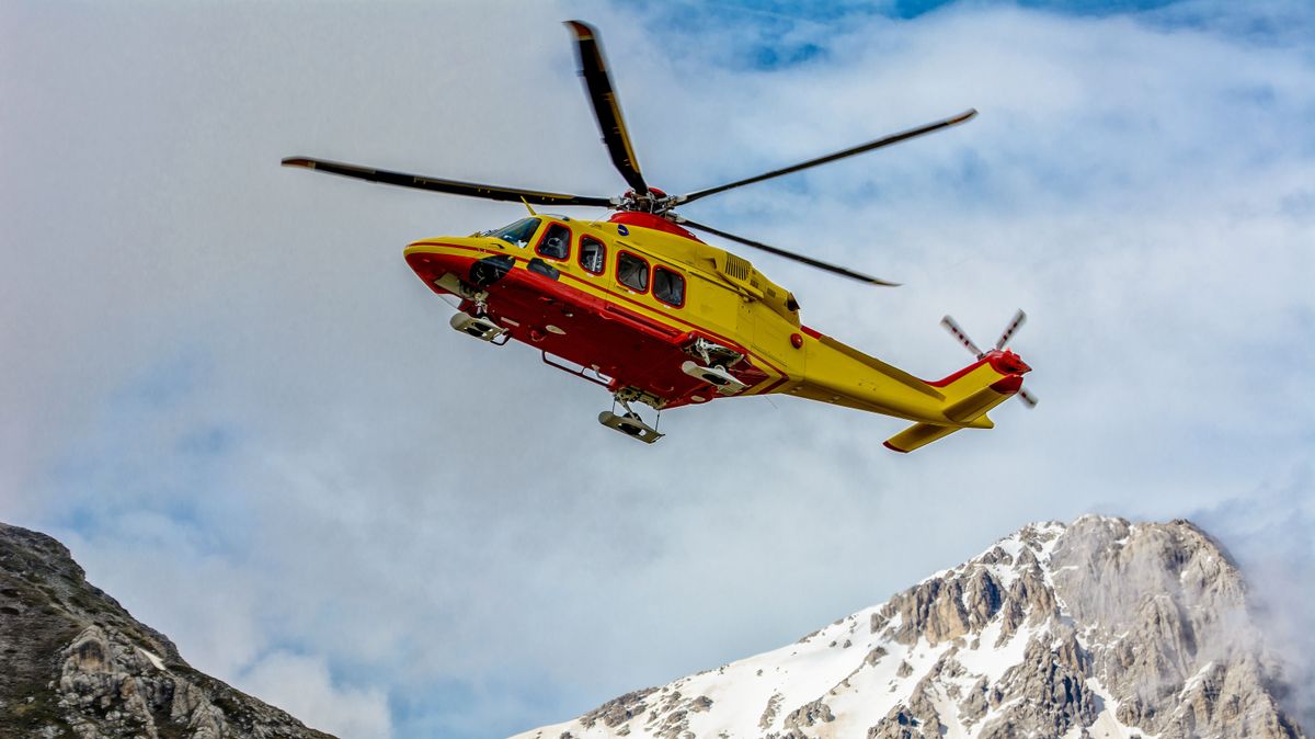 Mentőhelikopter érkezett: három magyar fagyott kis híján halálra – gyilkos hegyen tévedtek el