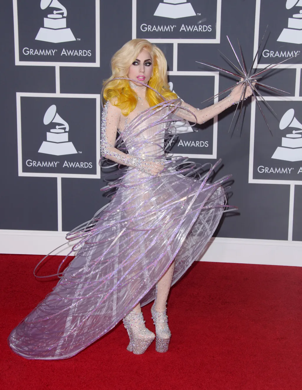 Lady Gaga Grammy Awards 2010 - RED CARPET
