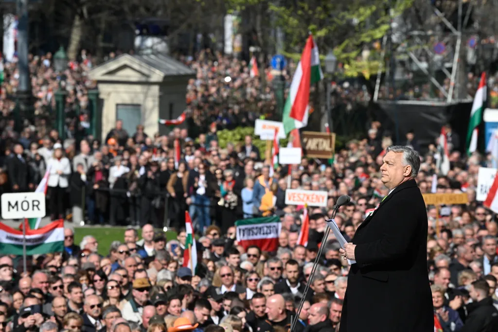 ORBÁN Viktor, Március 15. - Állami díszünnepség a Múzeumkertben