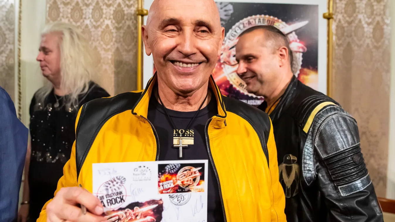 Különleges ajándékkal köszönti a Magyar Posta az 50 éves Edda Műveket