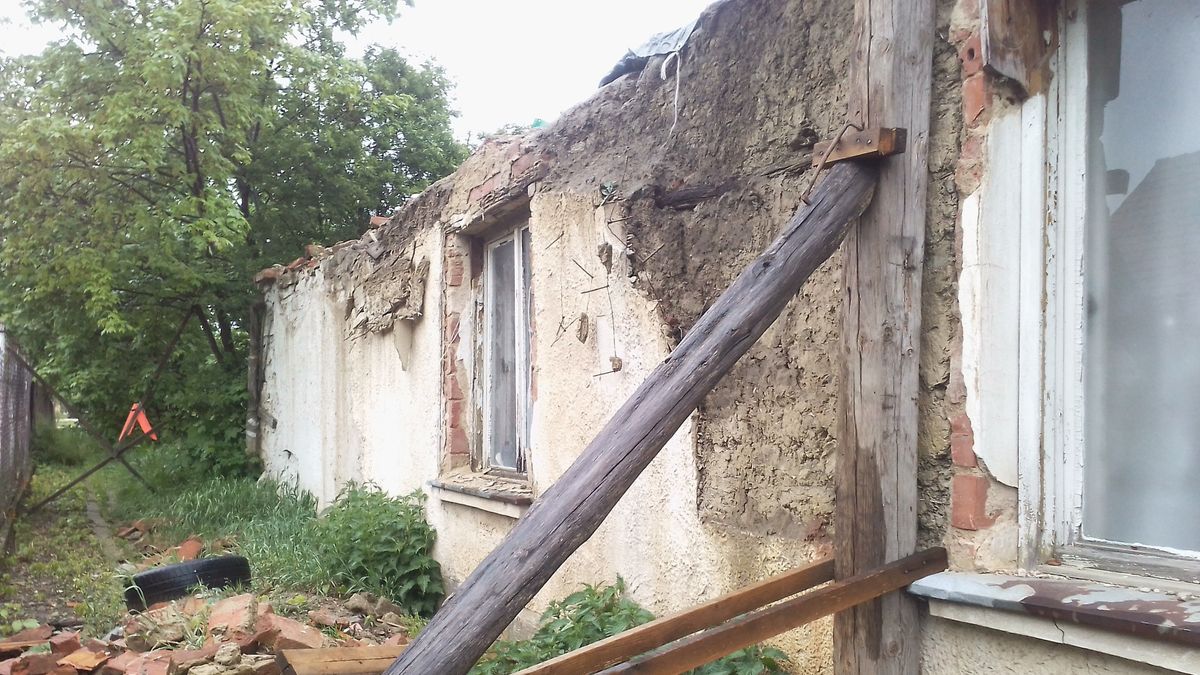 "Elvesztettük a reményt" - Nincs menekvés a szili romházból, mégis ott élnek Erzsébeték - Fotók