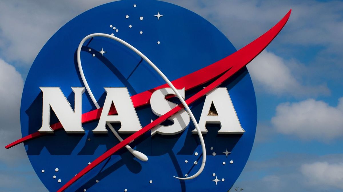 Figyelmeztet a NASA: Hatalmas korona fog megjelenni az égen