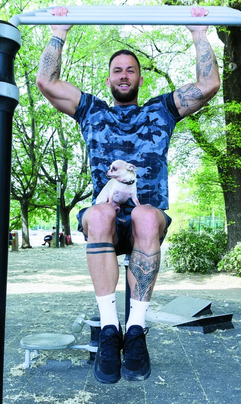 HOT FELTÖLTÉS Házasság első látásra Kriston Péter és a kiskutyája, Petike BORS