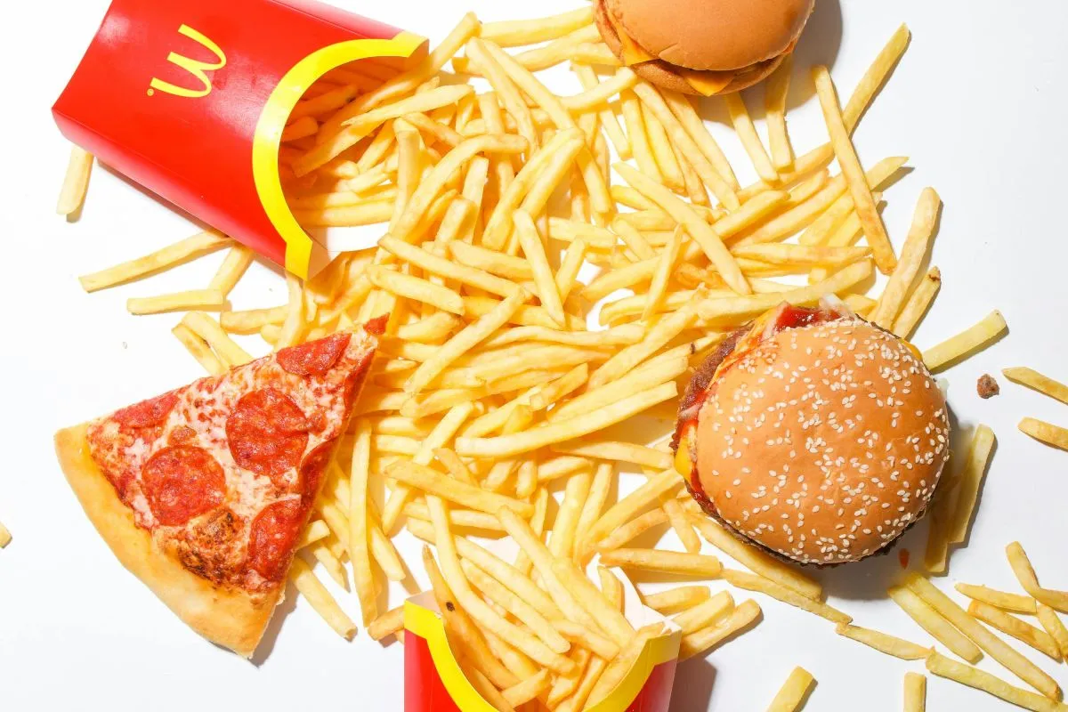McDonald's gyorsétterem hamburger sültkrumpli