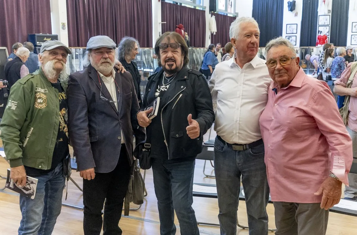 Gidófalvy Attila, Molnár György Elefánt, Végvári ádám, Huszka József és CseresznyeRoadlegendák könyvbemutató