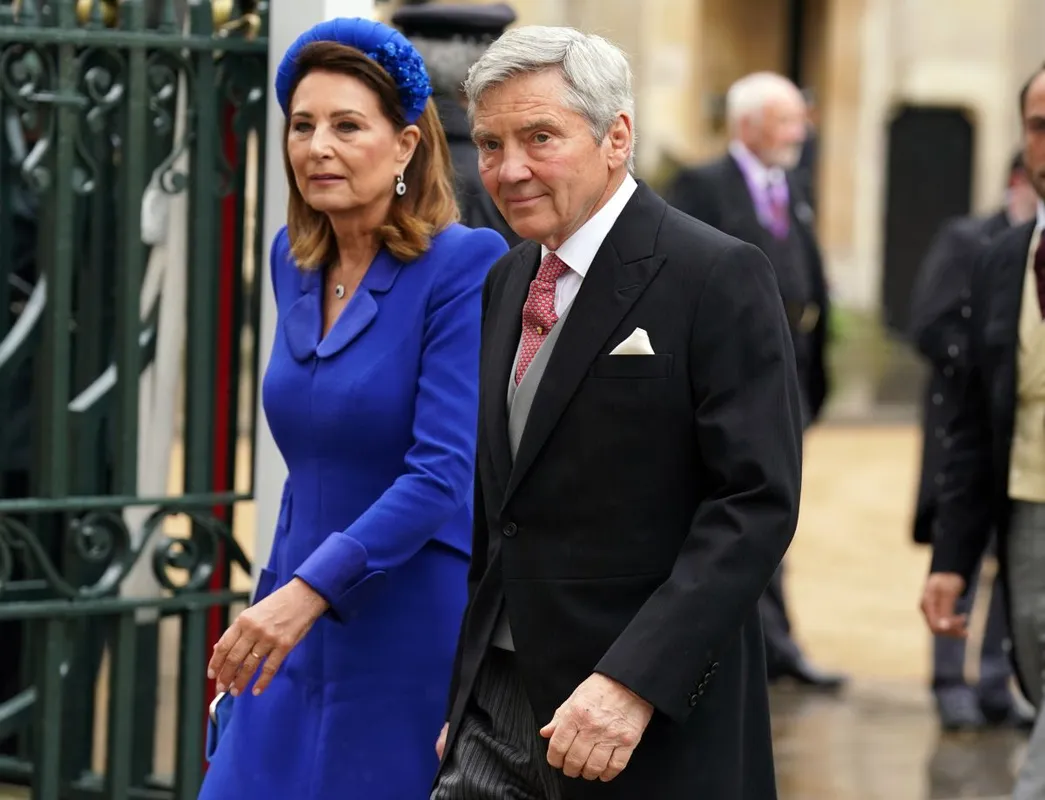 HOT FELTÖLTÉS, KATALIN HERCEGNÉ