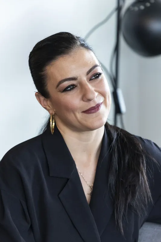 ZSÁKBAMACSKA Tv2 sajtótájékoztató Stana Alexandra