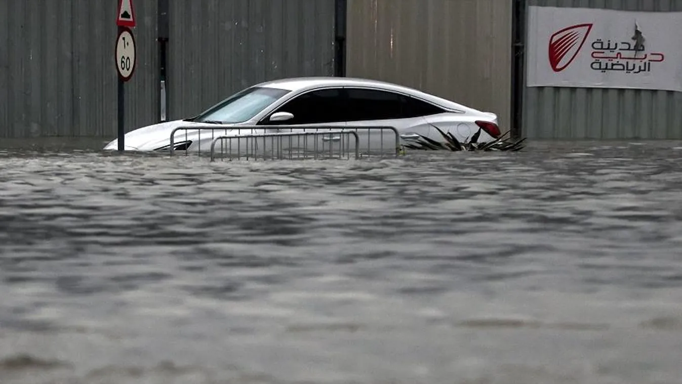 Videó: Dubajt elöntötte a víz, a káosz a budapesti járatokat is érintette
