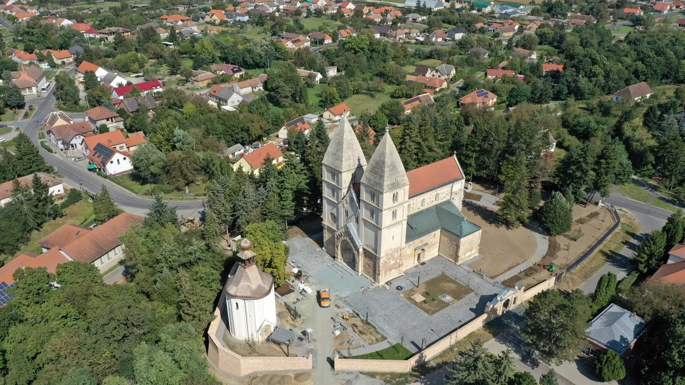 Megújult Magyarország legszebb román kori emléke