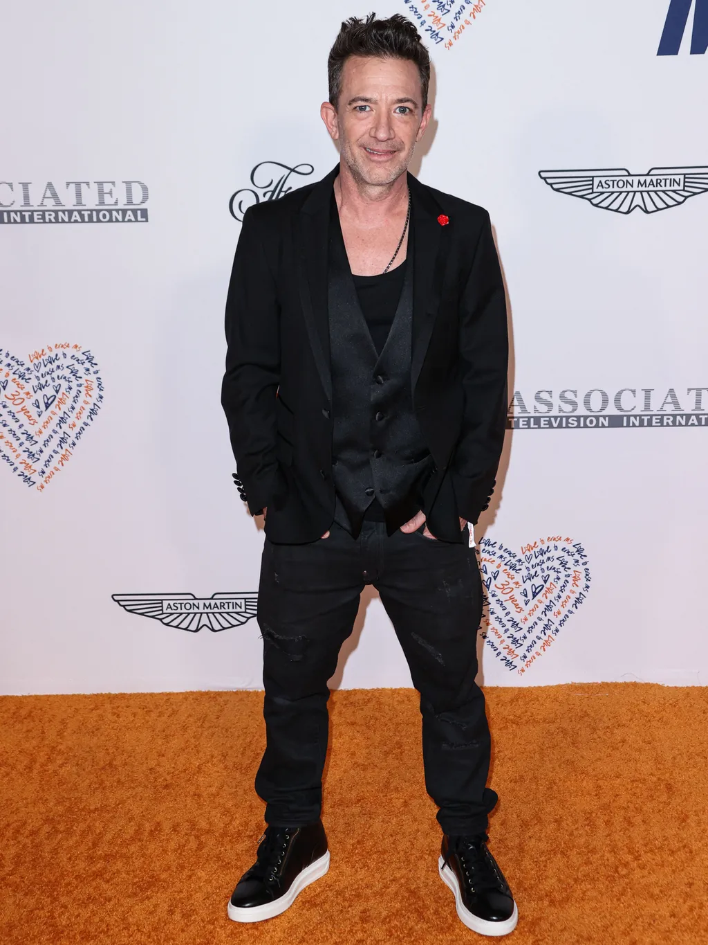 David Faustino (Bud Bundy) sem fordított hátat a színészetnek, de kétségtelen, hogy a négyes közül ő vitte a legkevesebbre: csak epizódszerepekben és kisebb filmekben láthattuk azóta