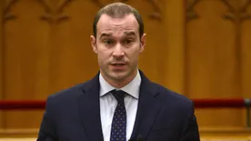 Hollik: Nemet kell mondanunk a háborúpárti baloldalra és brüsszeli bürokráciára