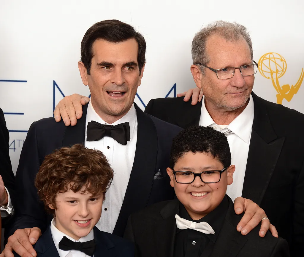 Ed O'Neill az Egy rém rendes család után sem tétlenkedett, számos filmben és sorozatban szerepelt. Legnagyobb dobása a Modern család volt. A széria 11 évadot élt meg