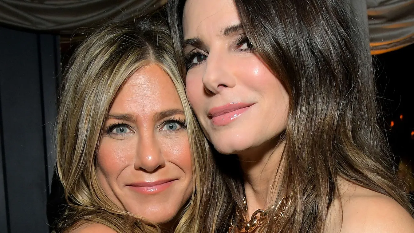 Jennifer Aniston és Sandra Bullock egymást támogatja a bajban